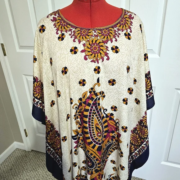 💮 Floral & Paisley Kaftan - Picture 3 of 14